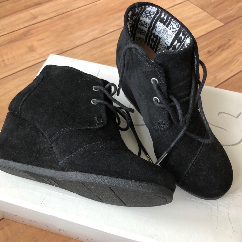 *New* TOMS black suede desert wedges